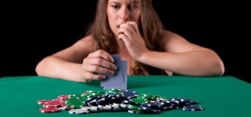 Mục đích của Bluffing trong Poker là gì?